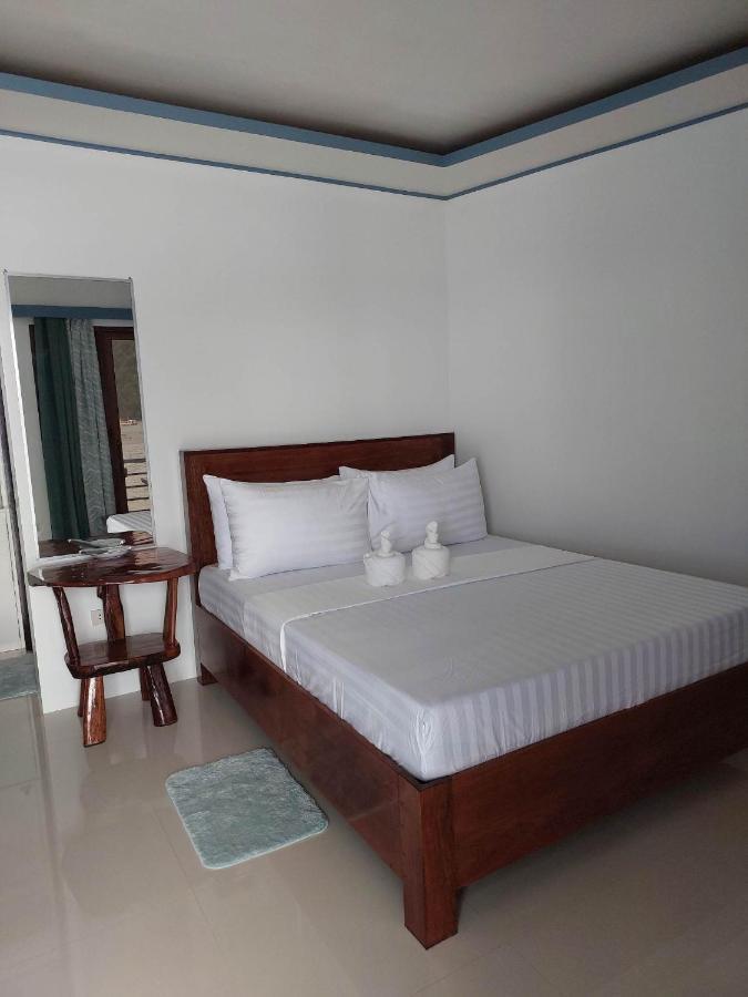 Chislyk Inn El Nido Esterno foto