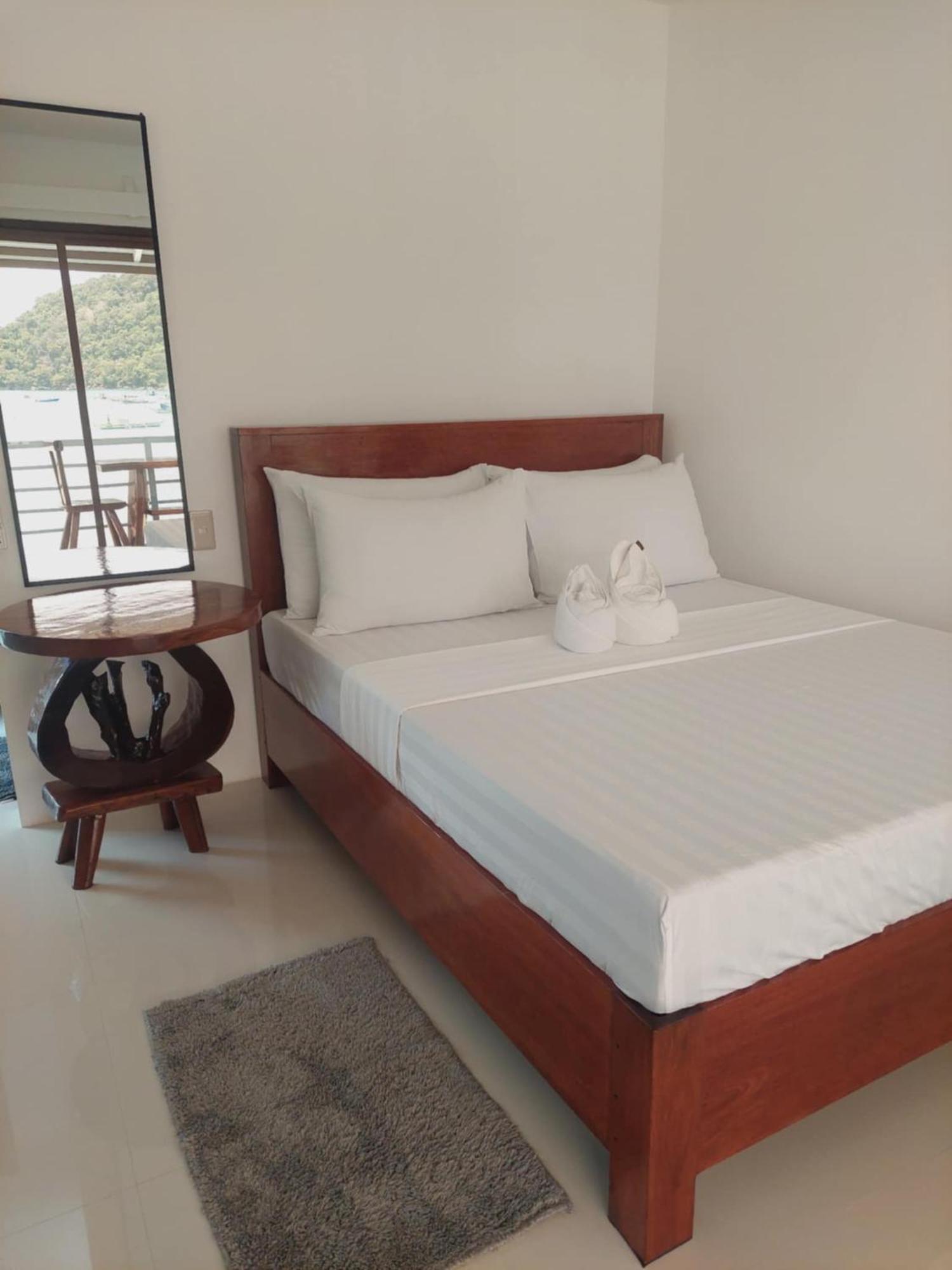 Chislyk Inn El Nido Esterno foto